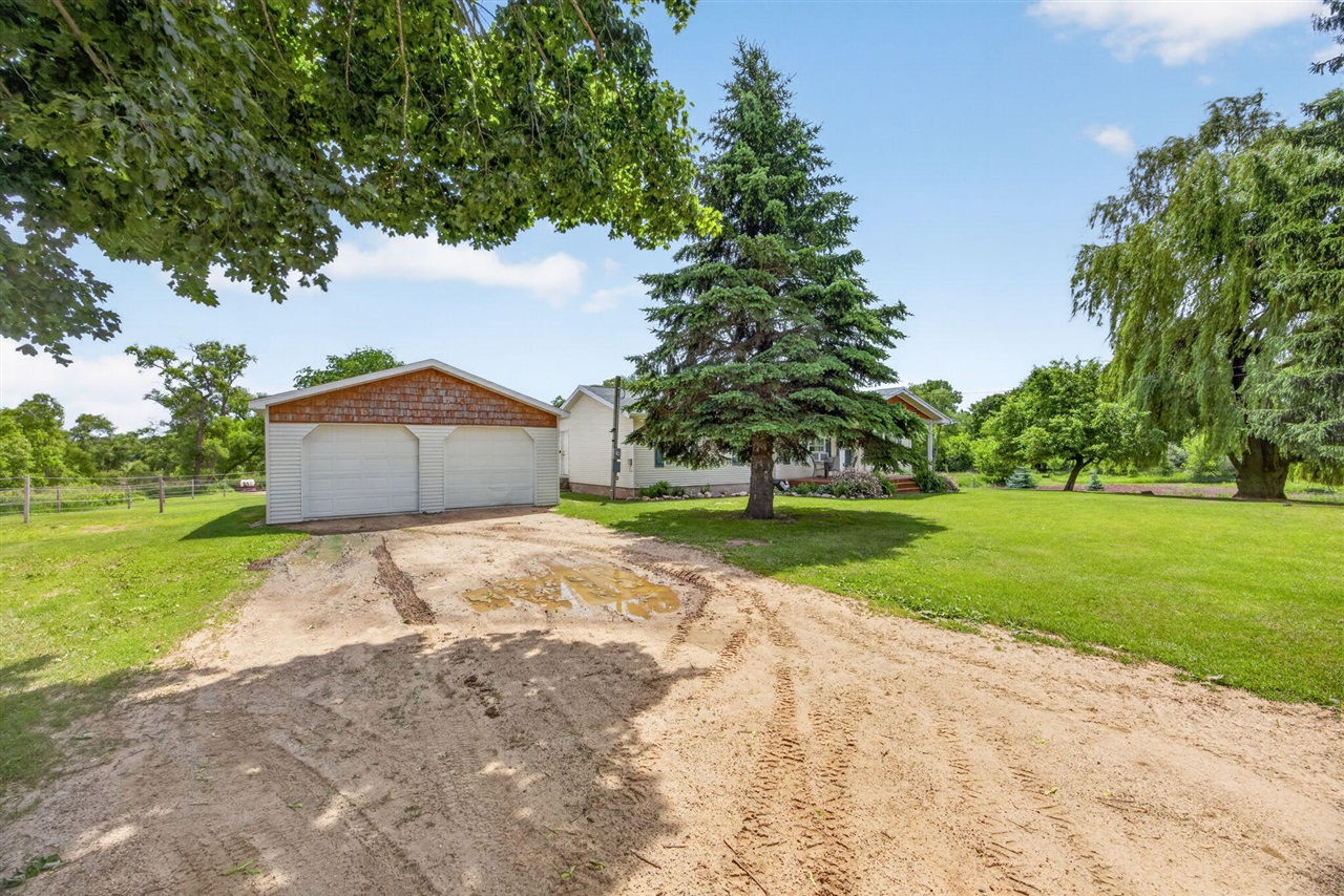 5110 North Cedar Lake Road Edmore, MI 48829 - Photo 5 of 51