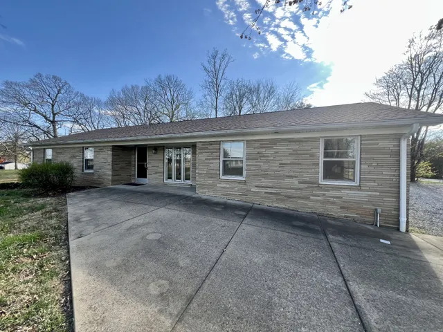 $2,400 | 658 North Broadway, Portland, TN 37148