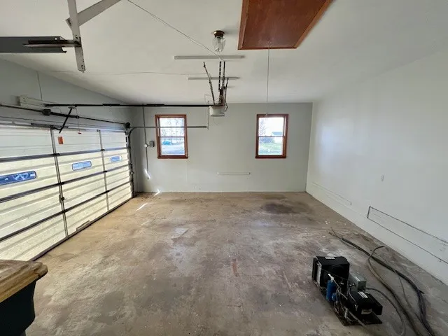 $2,400 | 658 North Broadway, Portland, TN 37148