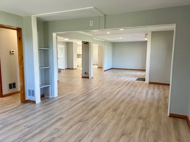 $2,400 | 658 North Broadway, Portland, TN 37148