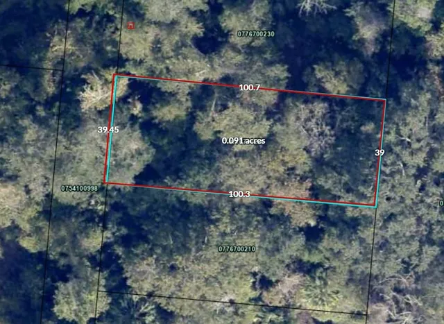 a aerial view of house with outdoor space