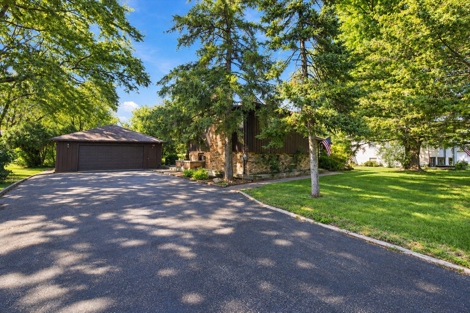 11S534 Lemont Road Lemont, IL 60439 - Photo 2 of 42 Gallery Image 2
