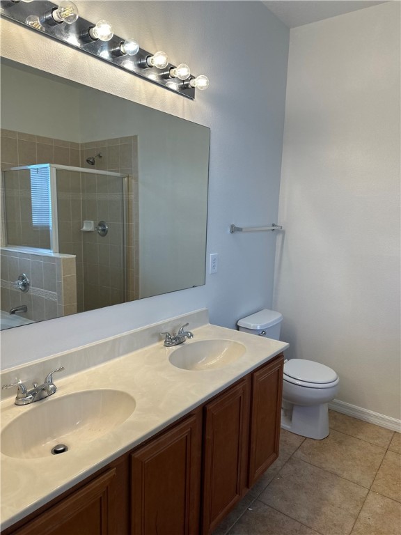 7710 15th Street Vero Beach, FL 32966 - Photo 12 of 25 a bathroom with a sink and a mirror