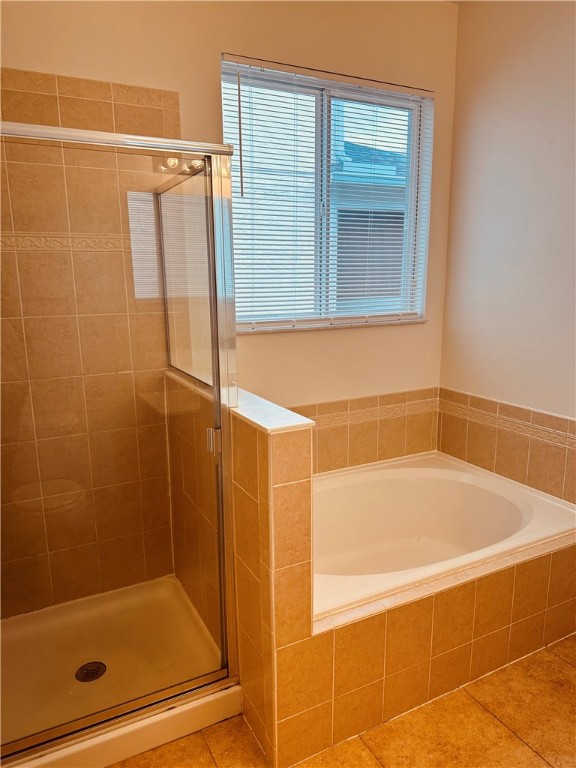 7710 15th Street Vero Beach, FL 32966 - Photo 13 of 25 a bathroom with a shower