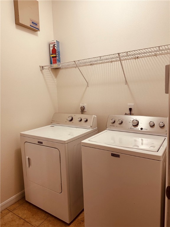7710 15th Street Vero Beach, FL 32966 - Photo 20 of 25 a utility room with dryer and washer