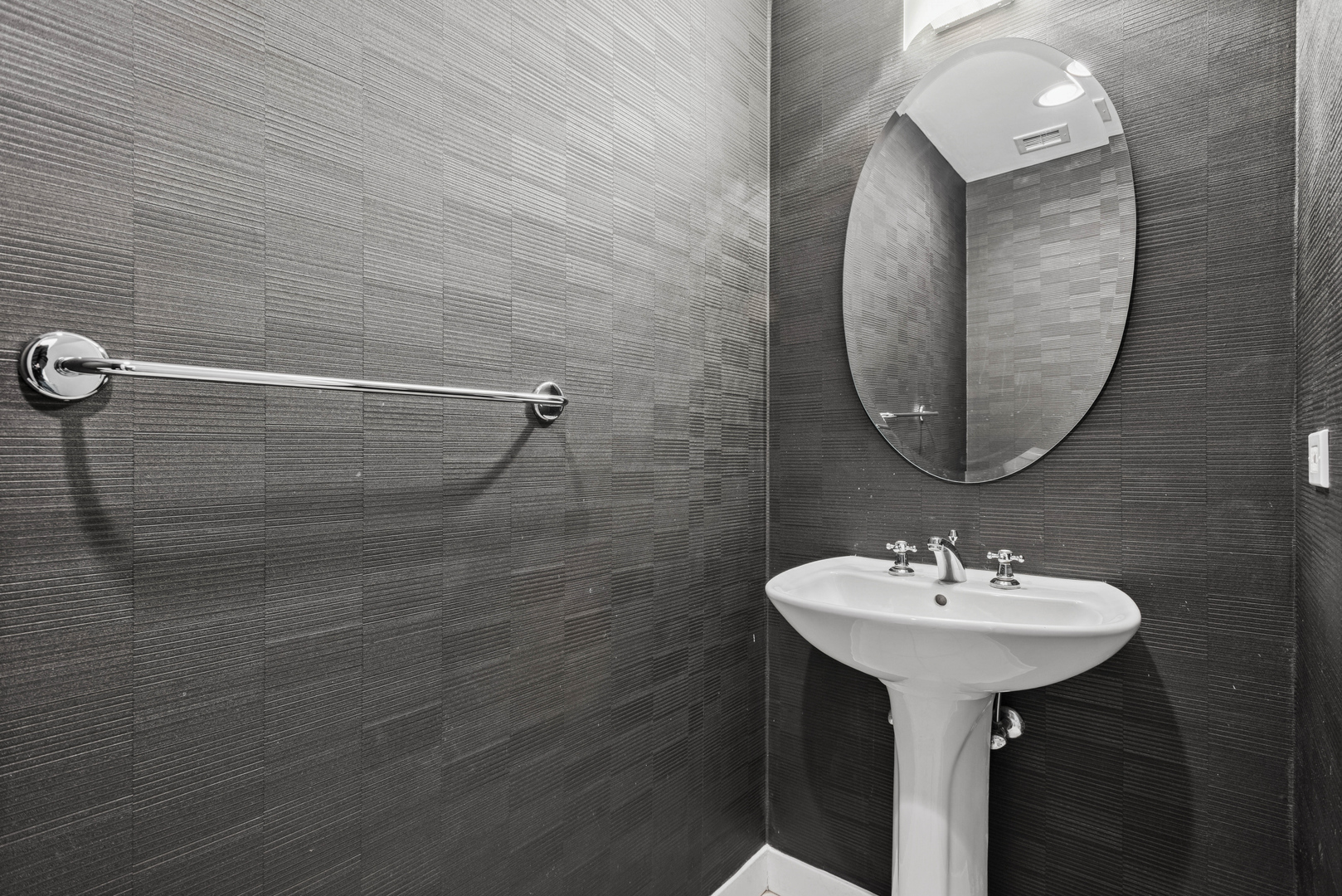 737 West Washington Boulevard, Unit 1003 Chicago, IL 60661 - Photo 16 of 29