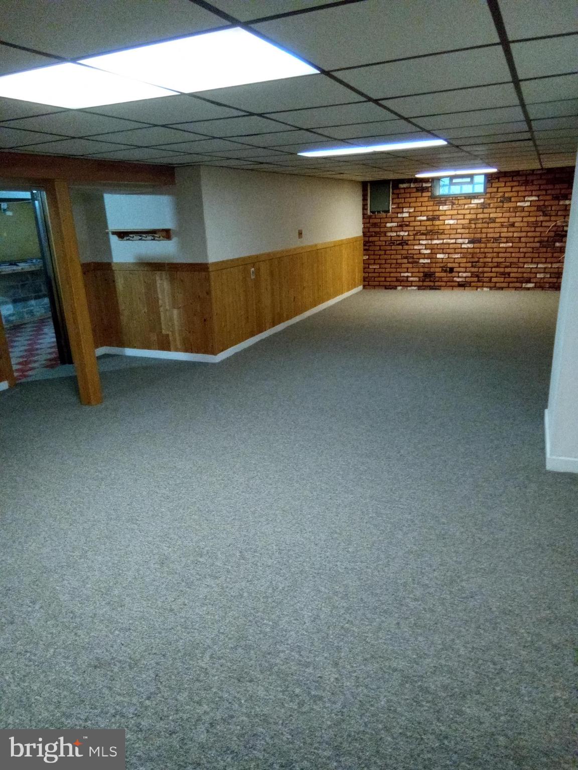 1917 Griffith Street Philadelphia, PA 19111 - Photo 46 of 50 a view of room with window