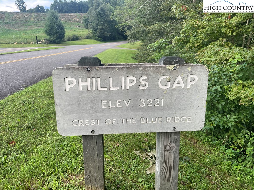 Phillips Gap Road Purlear, NC 28665 - Photo 3 of 29