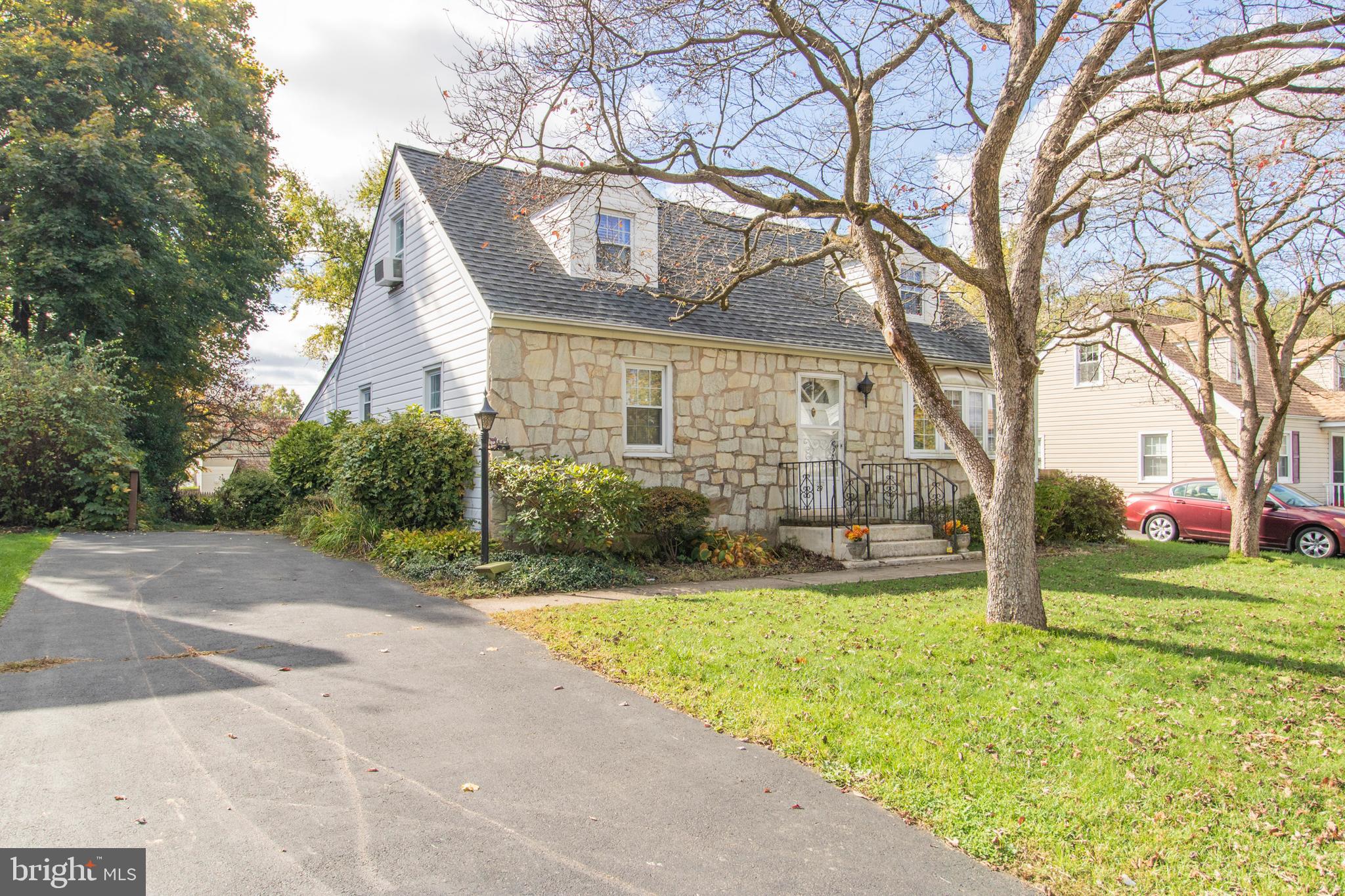 29 Barbara Road Hatboro, PA 19040 - Photo 3 of 31