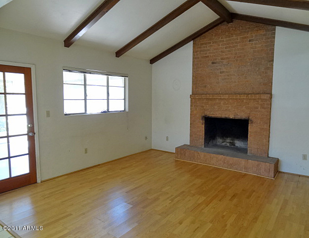 429 East Lamar Road Phoenix, AZ 85012 - Photo 2 of 15 Interior