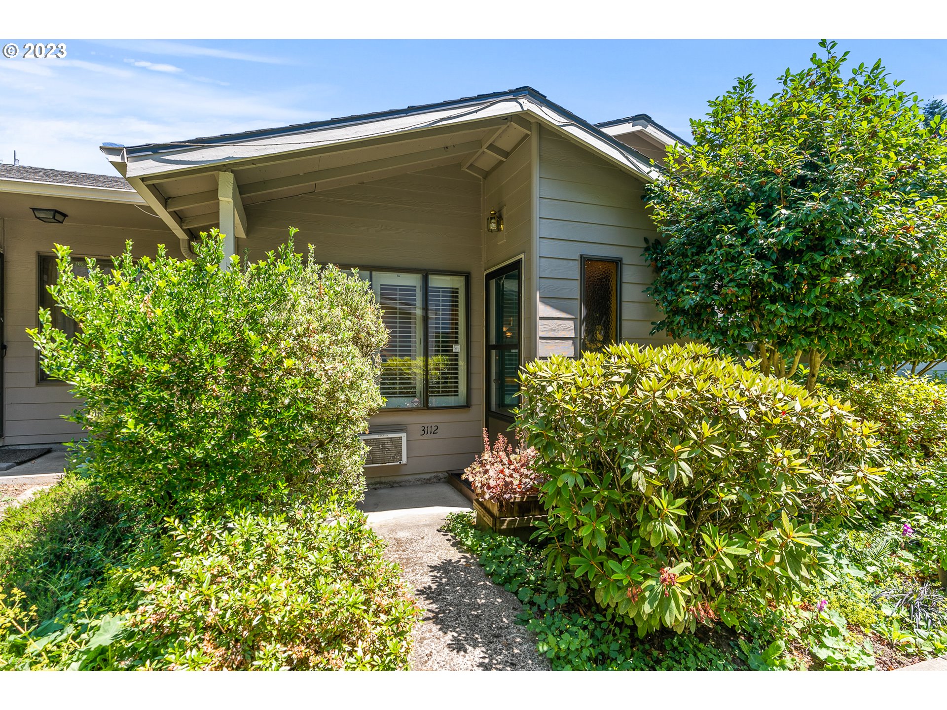 3112 Southwest Carson Street Portland, OR 97219 - Photo 1 of 28 Gallery Image 1