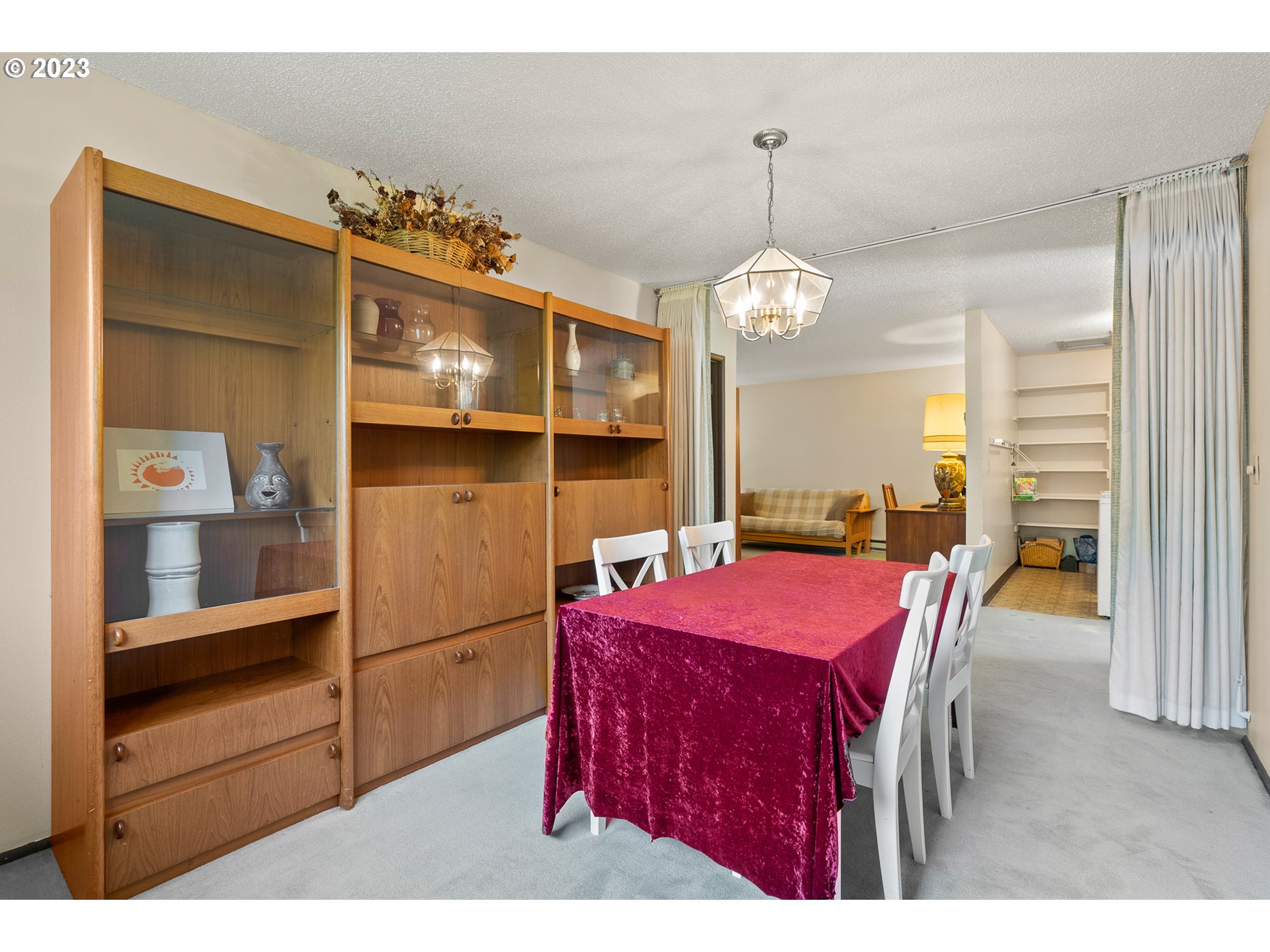3112 Southwest Carson Street Portland, OR 97219 - Photo 17 of 28 Gallery Image 17