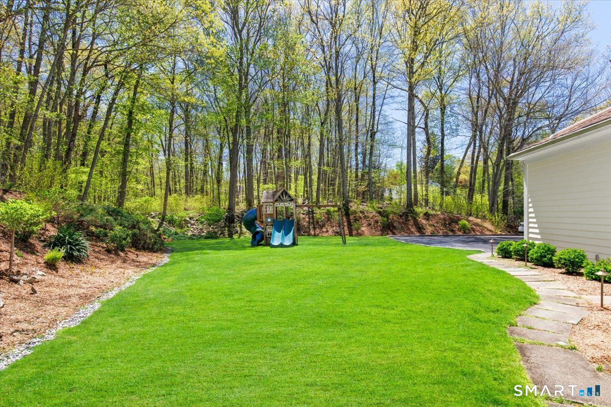197 Bowery Road New Canaan, CT 06840 - Photo 18 of 37