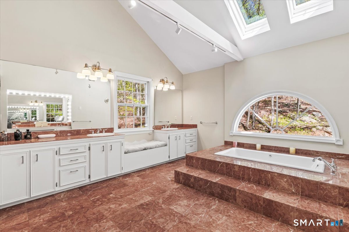 197 Bowery Road New Canaan, CT 06840 - Photo 23 of 37