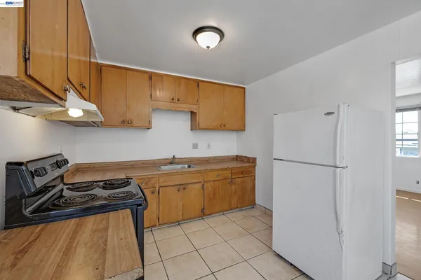 $1,050,000 | 2828 22nd Avenue, Oakland, CA 94606