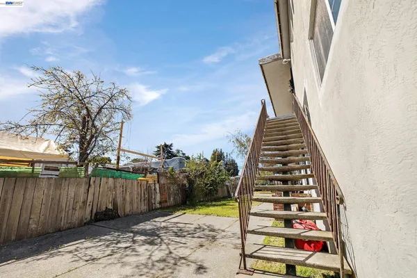 $1,050,000 | 2828 22nd Avenue, Oakland, CA 94606