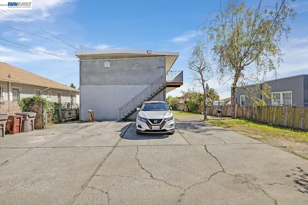 $1,050,000 | 2828 22nd Avenue, Oakland, CA 94606