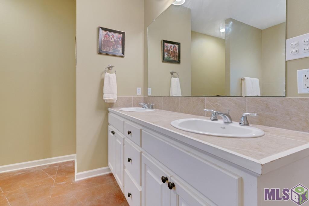 2101 Springstone Drive Baton Rouge, LA 70810 - Photo 12 of 20 Master Bathroom