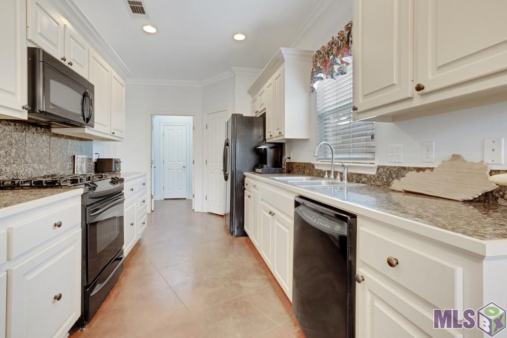 2101 Springstone Drive Baton Rouge, LA 70810 - Photo 7 of 20 Kitchen