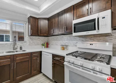 $739,000 | 11930 Avon Way, Unit 207, Los Angeles, CA 90066