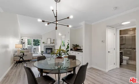 $739,000 | 11930 Avon Way, Unit 207, Los Angeles, CA 90066