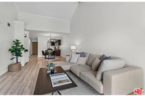 $739,000 | 11930 Avon Way, Unit 207, Los Angeles, CA 90066