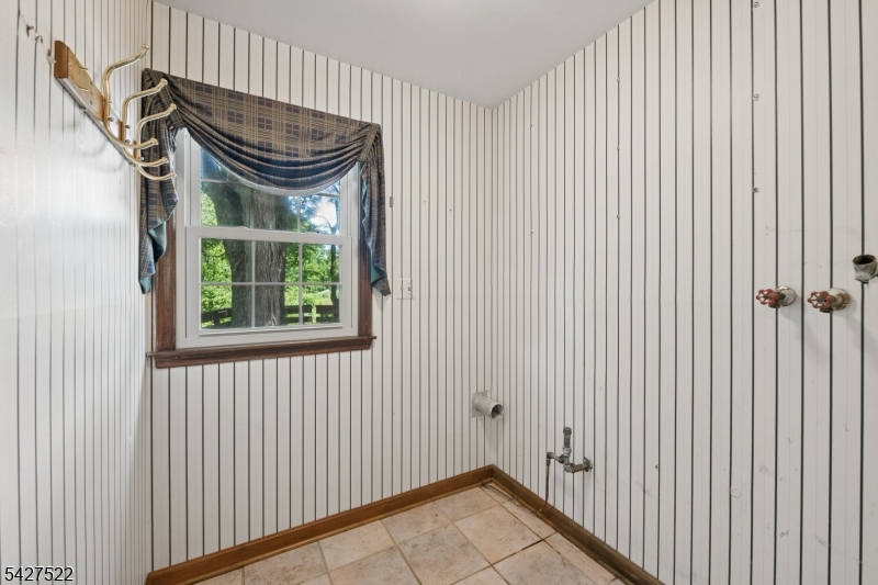 7 Horseshoe Road Whitehouse Station, NJ 08889 - Photo 25 of 47