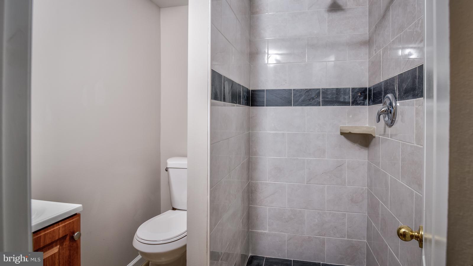 4626 Raleigh Road Temple Hills, MD 20748 - Photo 25 of 29 Bath