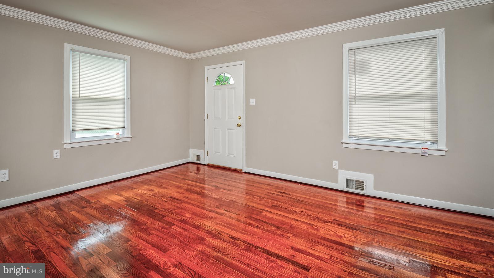4626 Raleigh Road Temple Hills, MD 20748 - Photo 6 of 29 Living Room