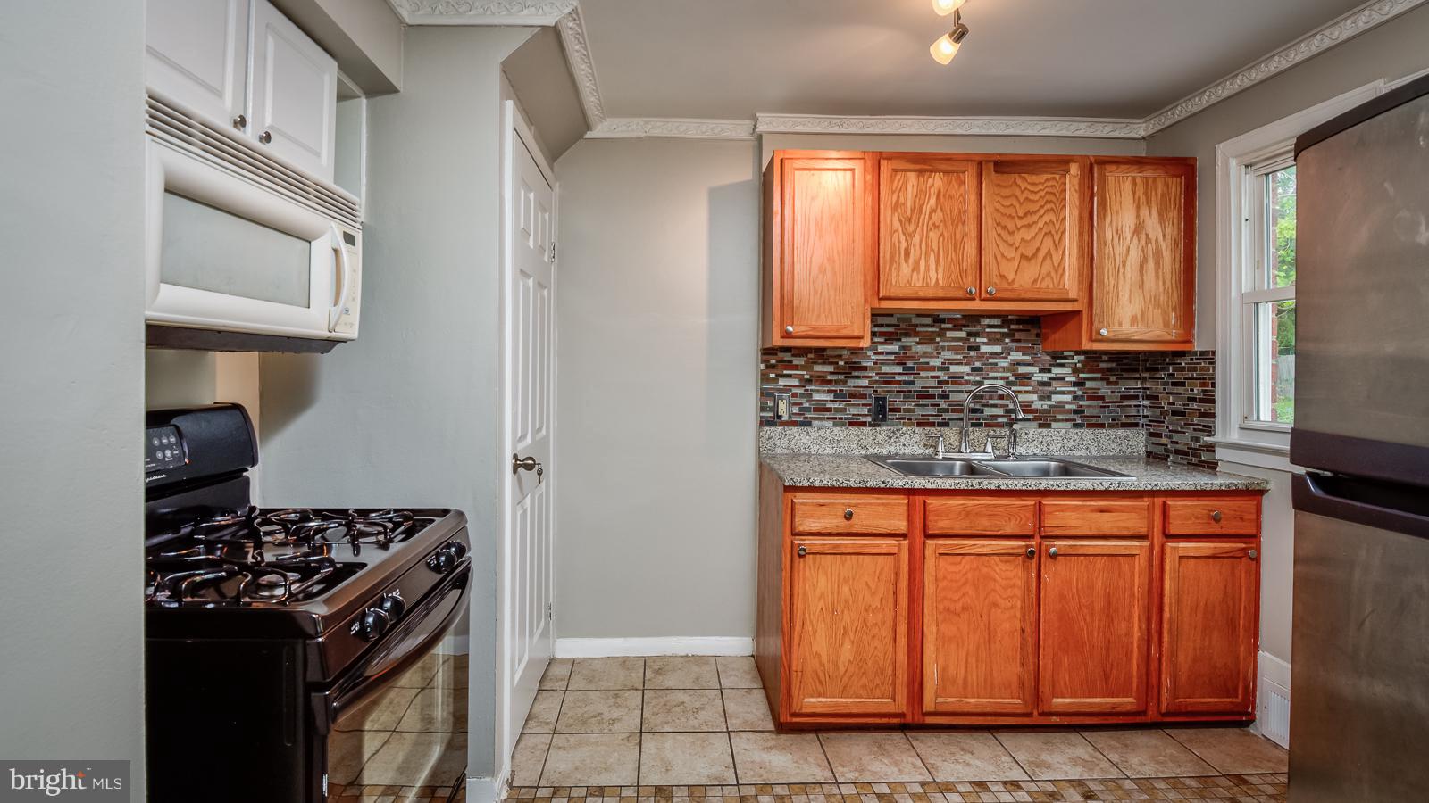 4626 Raleigh Road Temple Hills, MD 20748 - Photo 9 of 29 Kitchen