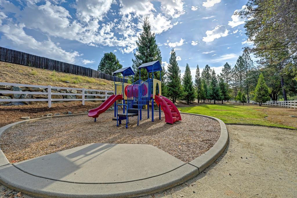 21583 Cascade Crossing Road Grass Valley, CA 95949 - Photo 49 of 51 Gallery Image 49