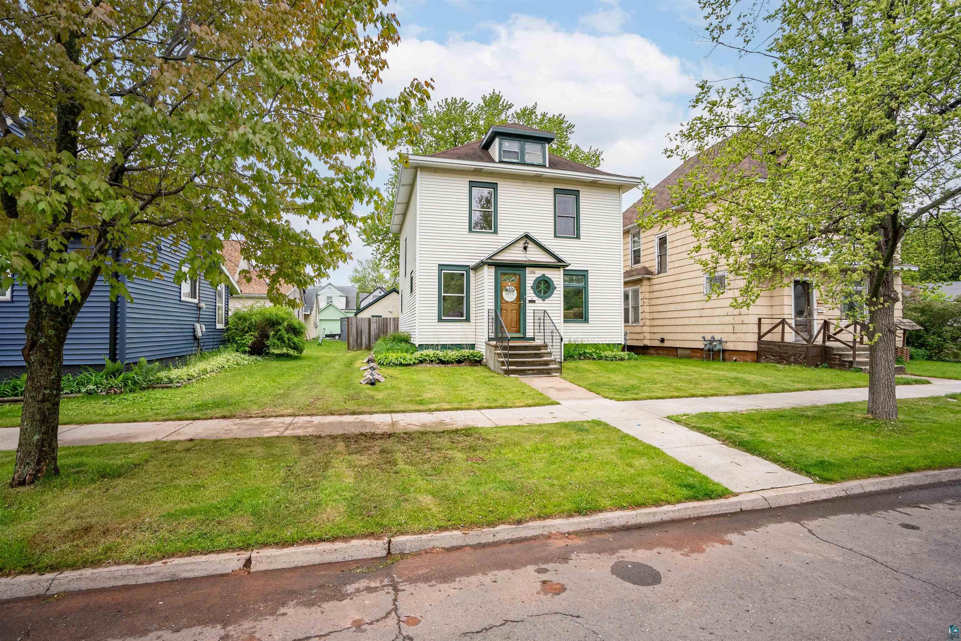 1308 North 16th Street Superior, WI 54880 - Photo 1 of 34