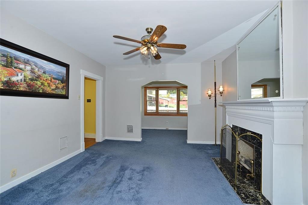 153 College McKees Rocks, PA 15136 - Photo 4 of 17