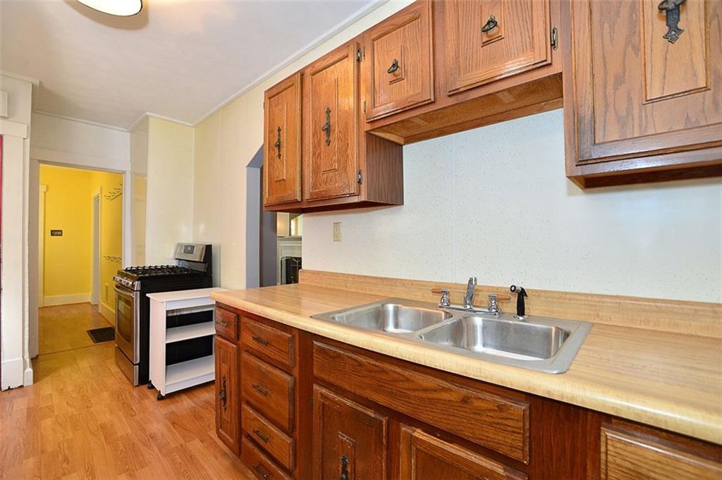 153 College McKees Rocks, PA 15136 - Photo 8 of 17