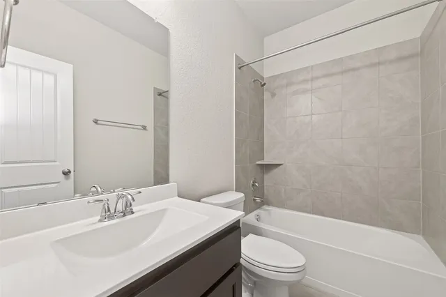 $2,250 | 219 Verde Lake Way, Rosenberg, TX 77469