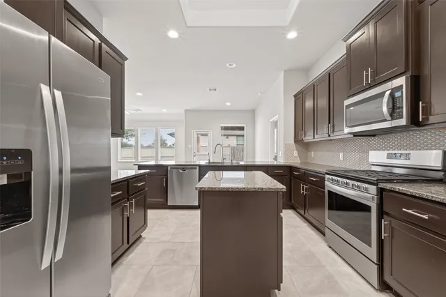 $2,250 | 219 Verde Lake Way, Rosenberg, TX 77469