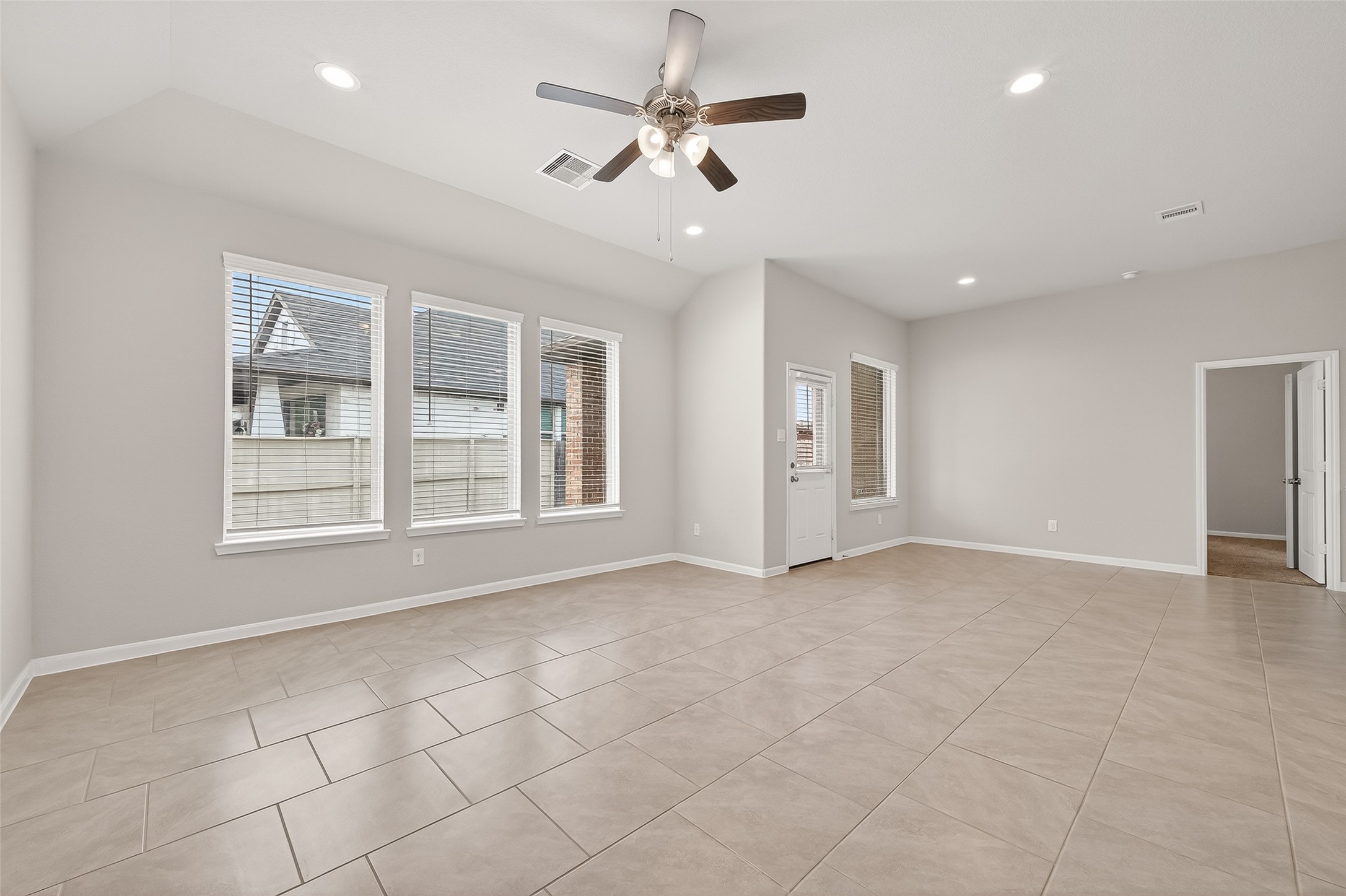 219 Verde Lake Way Rosenberg, TX 77469 - Photo 7 of 19 a view of an empty room with a window
