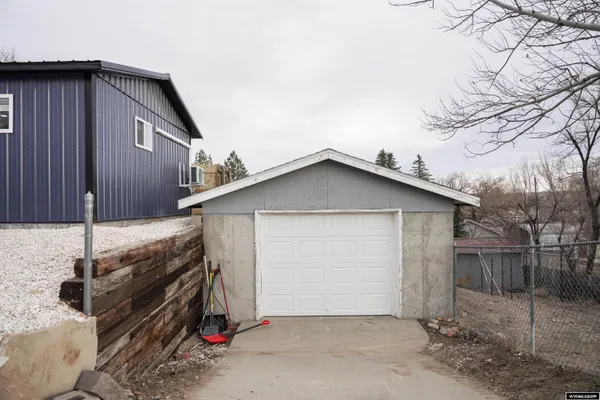 $232,999 | 710 South 5th Street, Glenrock, WY 82637
