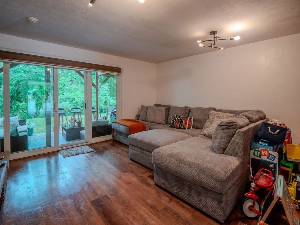 2 Cove Road, Unit 2 Hubbardston, MA 01452 - Photo 8 of 42