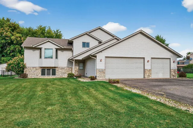 $450,000 | 20188 Farnham Avenue North, Forest Lake, MN 55025