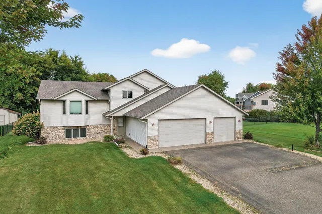 $450,000 | 20188 Farnham Avenue North, Forest Lake, MN 55025