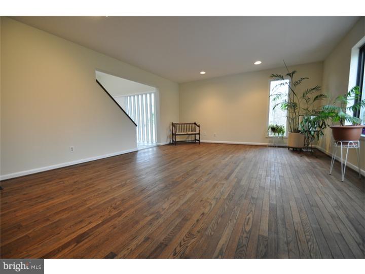 33 Roberts Road Newtown Square, PA 19073 - Photo 14 of 24 Living Room