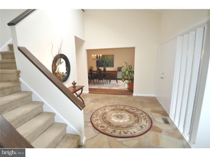 33 Roberts Road Newtown Square, PA 19073 - Photo 3 of 24 Foyer