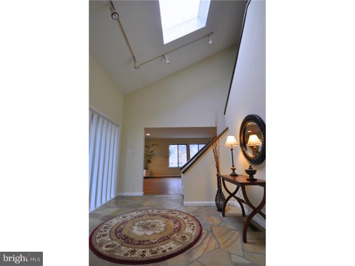 33 Roberts Road Newtown Square, PA 19073 - Photo 4 of 24 Foyer