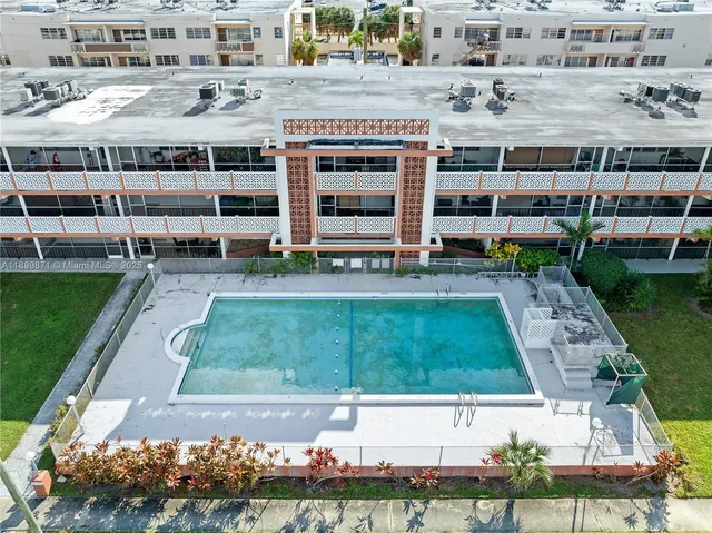 $185,000 | 1450 Northeast 170th Street, Unit 202, North Miami Beach, FL 33162