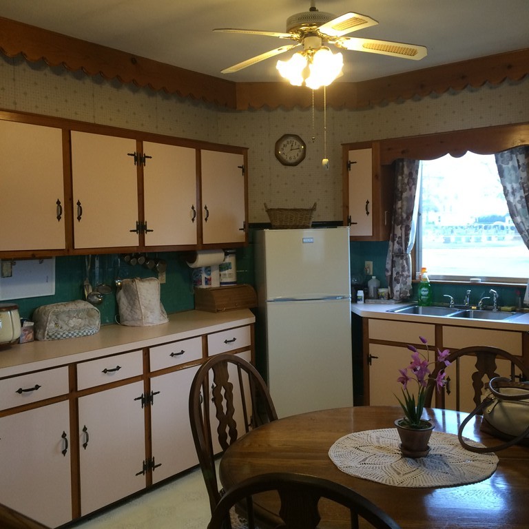 107 Spencer Street Fall River, MA 02721 - Photo 5 of 13 Gallery Image 5