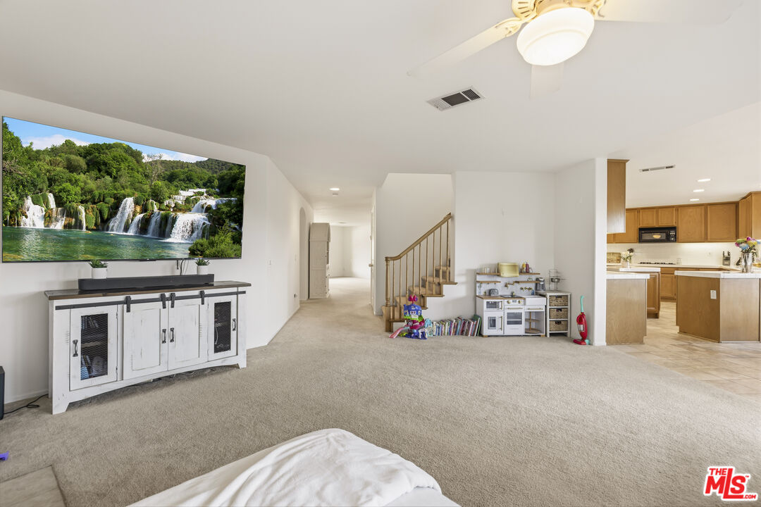 32610 Ridge Top Lane Castaic, CA 91384 - Photo 6 of 50