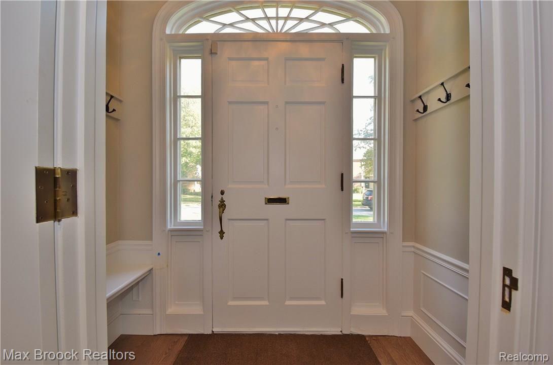 1491 Oxford Road Grosse Pointe, MI 48236 - Photo 8 of 46 entry.JPG