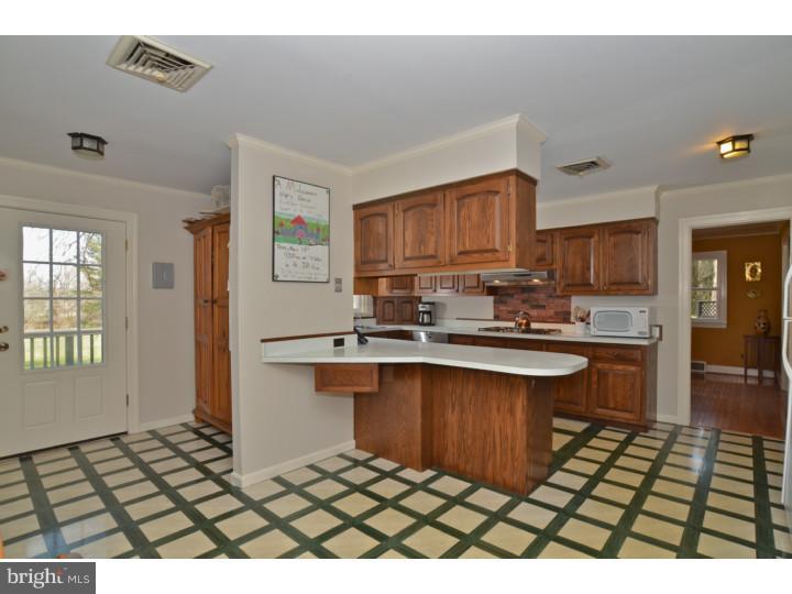 992 Mercer Road Princeton, NJ 08540 - Photo 10 of 23