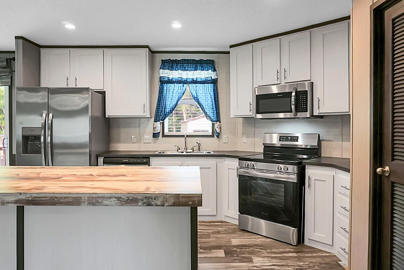 317 Pooshee Plantation Way Bonneau, SC 29431 - Photo 19 of 57 DSC08699